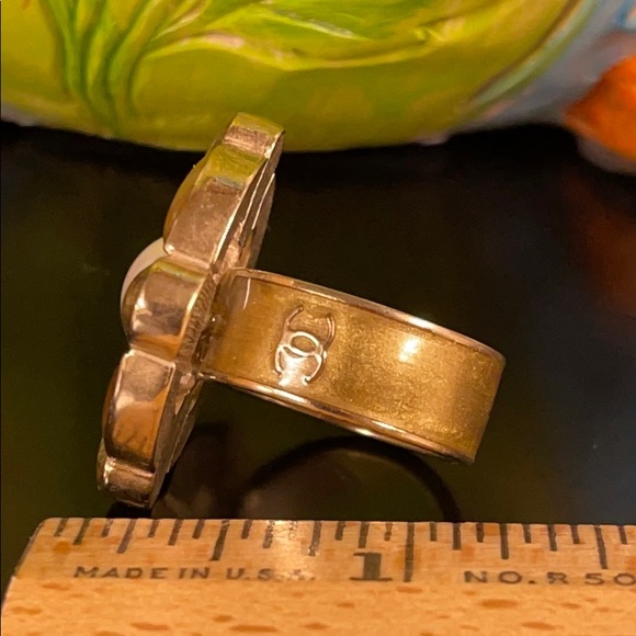 WOW POSHMARK - Authentic CHANEL Supermodel Showstopper Golden Pearl Ring - Picture 9 of 16